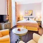 Romantischer Winkel Roligio & Wellness 4*