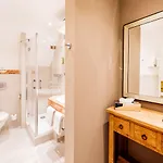 Romantischer Winkel Roligio & Wellness 4*