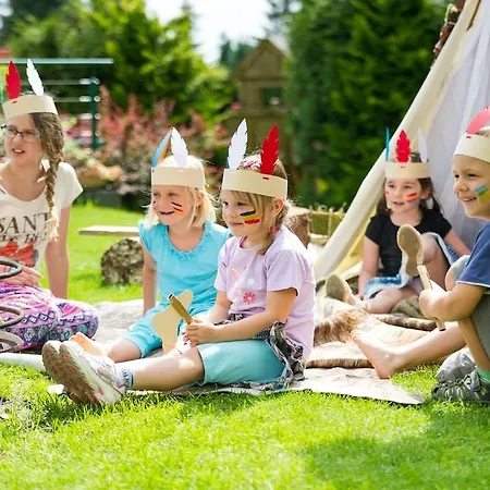 Romantischer Winkel Roligio & Wellness 리조트 바트사흐사