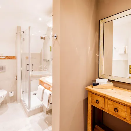 Romantischer Winkel Roligio & Wellness 4*