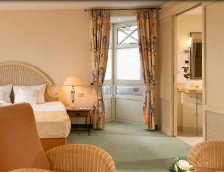 Romantischer Winkel Roligio & Wellness 리조트 바트사흐사