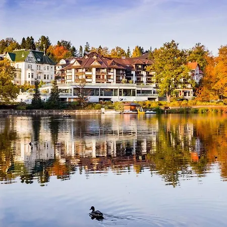 Romantischer Winkel Roligio & Wellness 4*