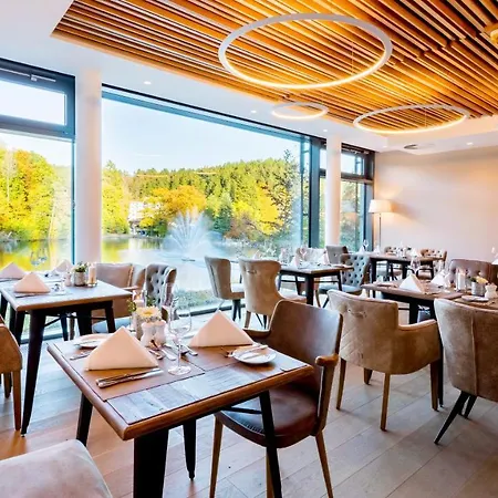 Romantischer Winkel Roligio & Wellness 리조트 바트사흐사