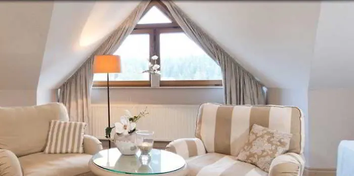 Romantischer Winkel Roligio & Wellness 4*